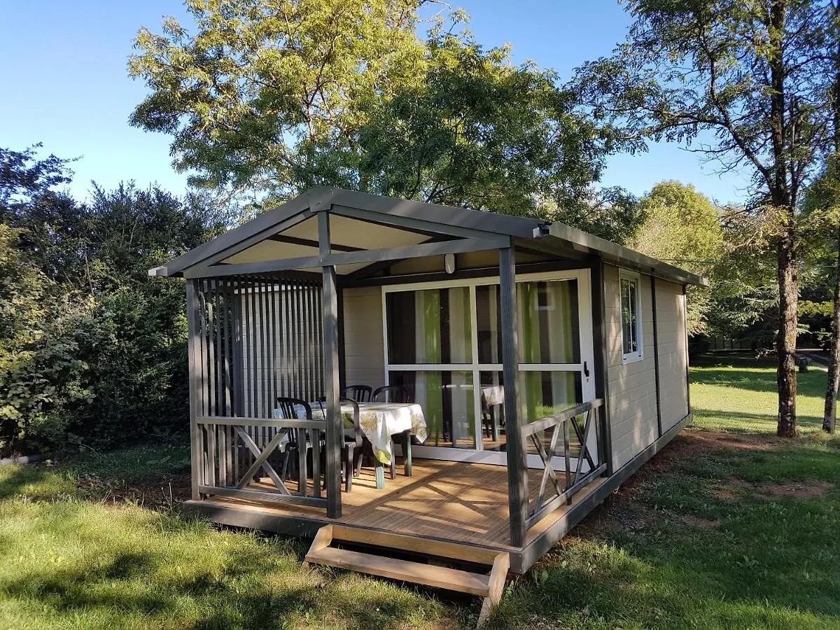 Camping Au Tour De L'Aveyron LʼHospitalet-du-Larzac