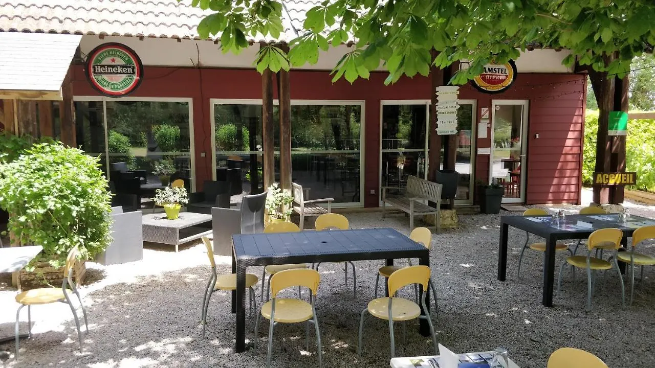 Camping Au Tour De L'Aveyron LʼHospitalet-du-Larzac